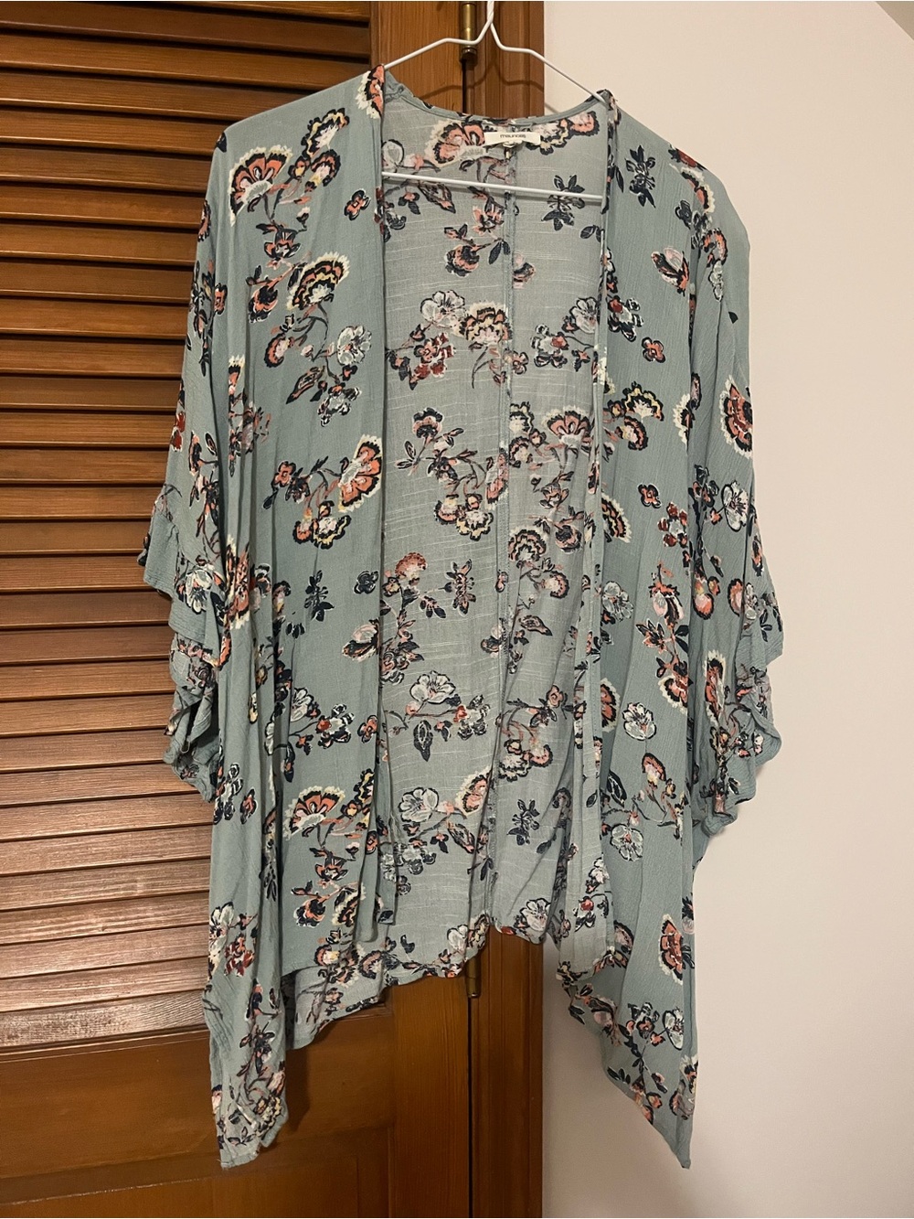 Maurices floral one size fits all kimono